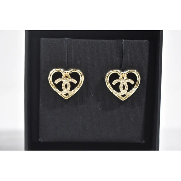 Chanel 23C Gold Crystal Heart Interlocking CC Logo Drop Statement Stud Earrings - Picture 4 of 7